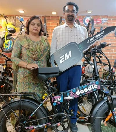 Kalpana Jain with her EMotorad electric cycle